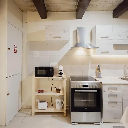 Semesterbostad Stylish 1br Townhouse Near Valletta *