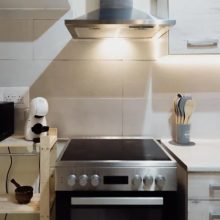 Stylish 1br Townhouse Near Valletta *