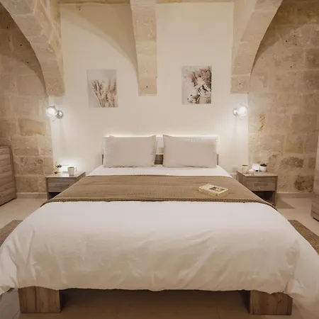Stylish 1br Townhouse Near Valletta Semesterbostad