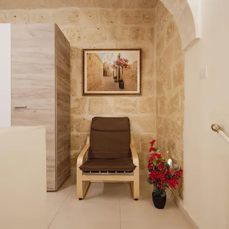 Stylish 1br Townhouse Near Valletta Semesterbostad *