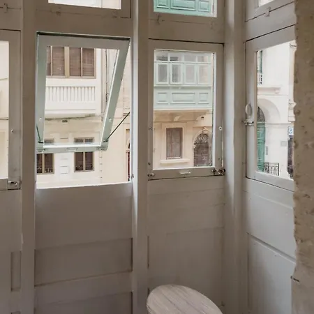 Stylish 1br Townhouse Near Valletta Semesterbostad Il-Furjana