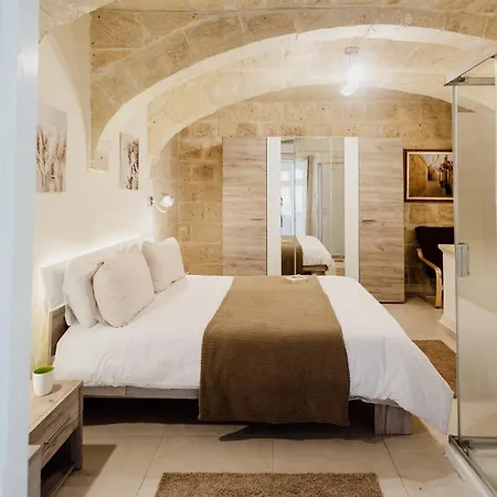 Stylish 1br Townhouse Near Valletta *