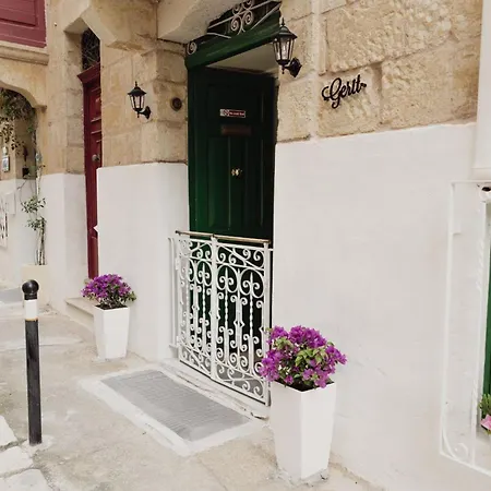 Stylish 1br Townhouse Near Valletta Semesterbostad Il-Furjana