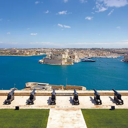 Stylish 1br Townhouse Near Valletta