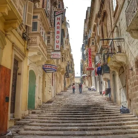 Semesterbostad Stylish 1br Townhouse Near Valletta *